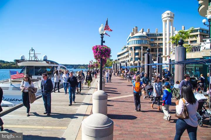 3020 Dent Pl NW #32w