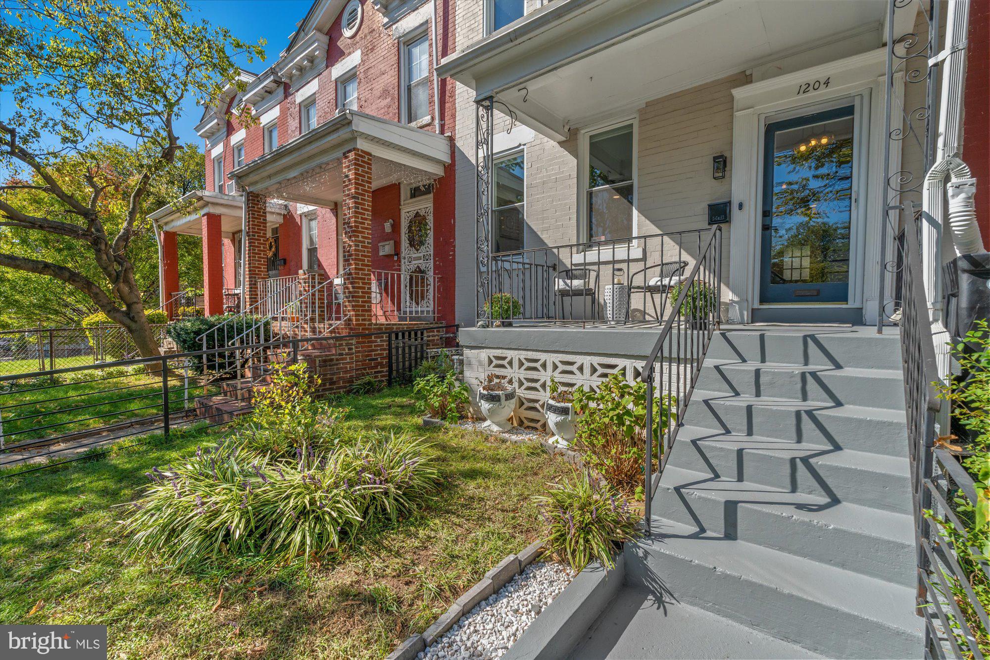 1204 5th St NE
