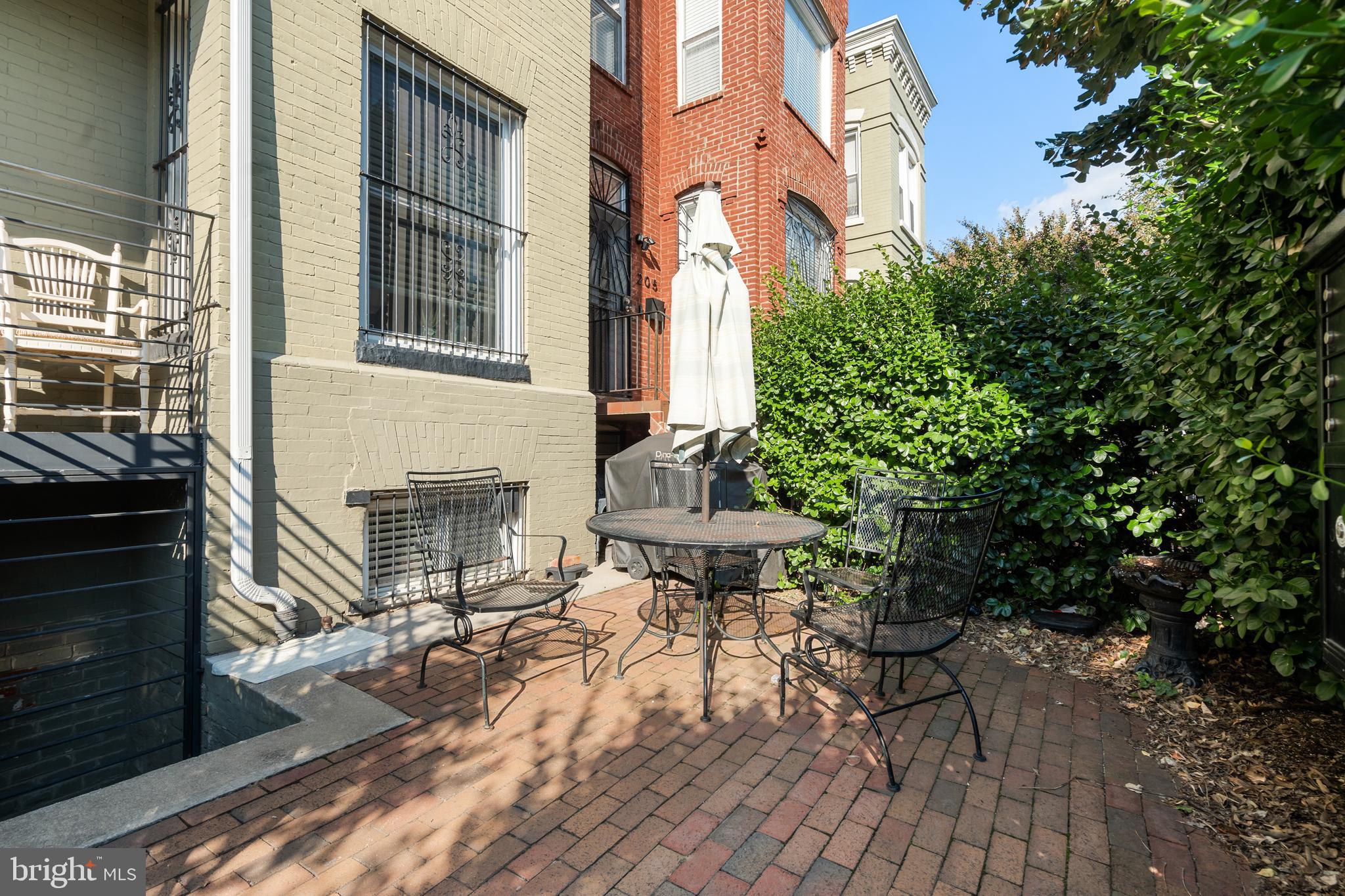 207 R St NW #2