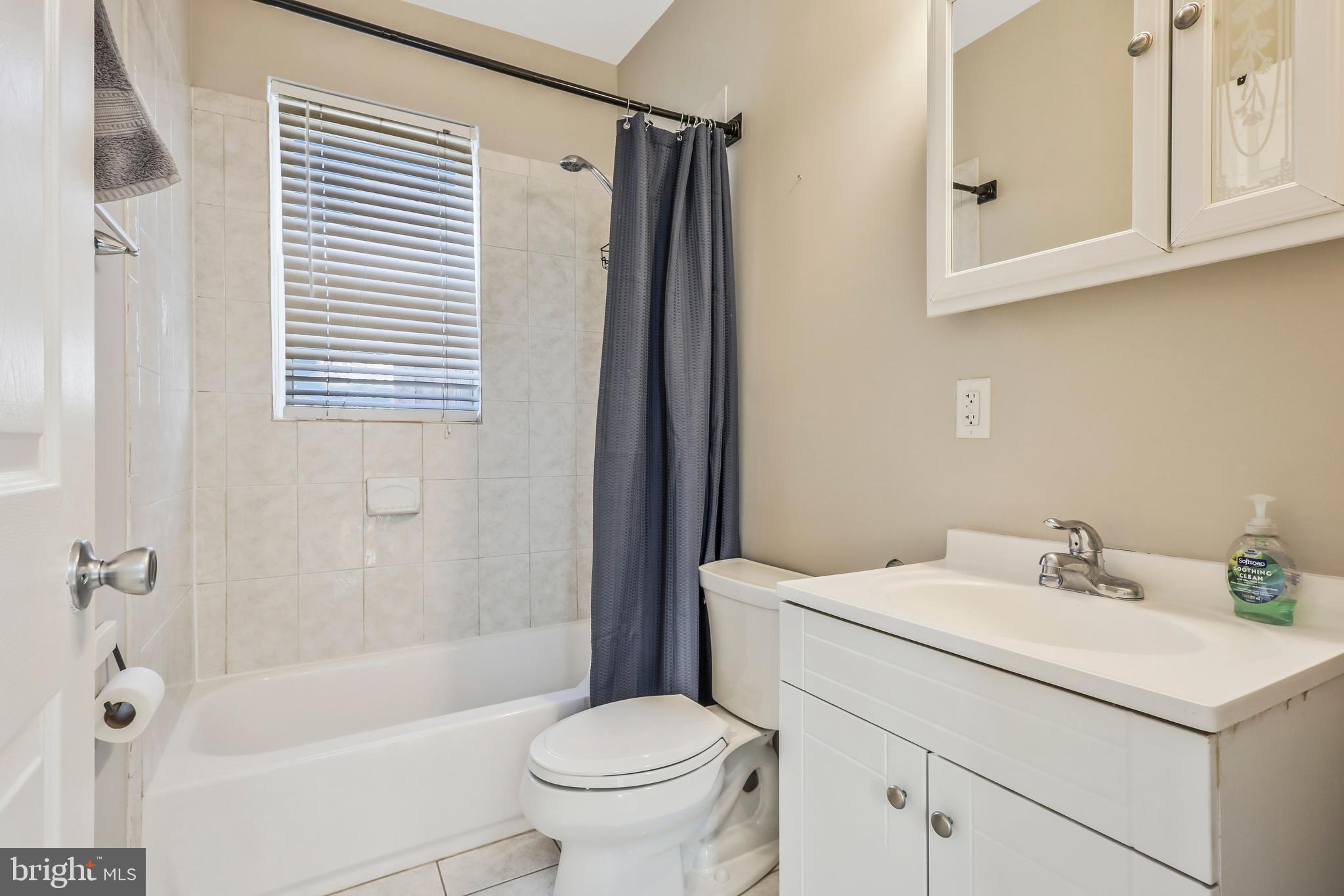 1628 Eckington Pl NE