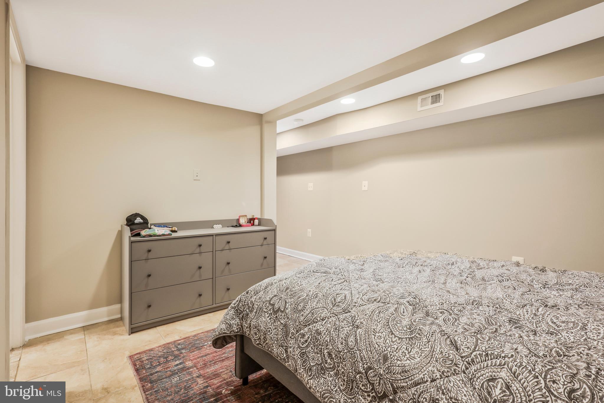 1628 Eckington Pl NE