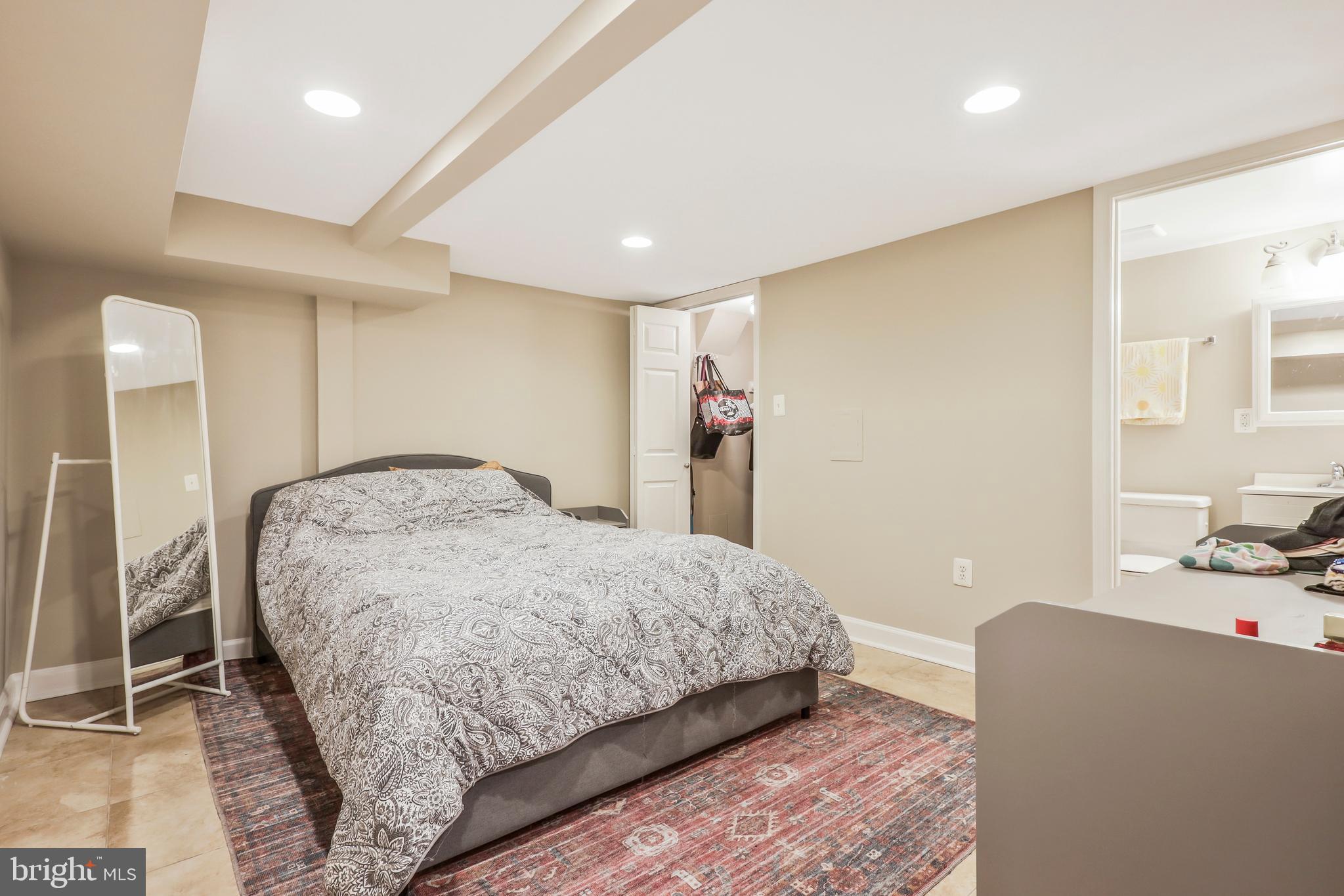 1628 Eckington Pl NE