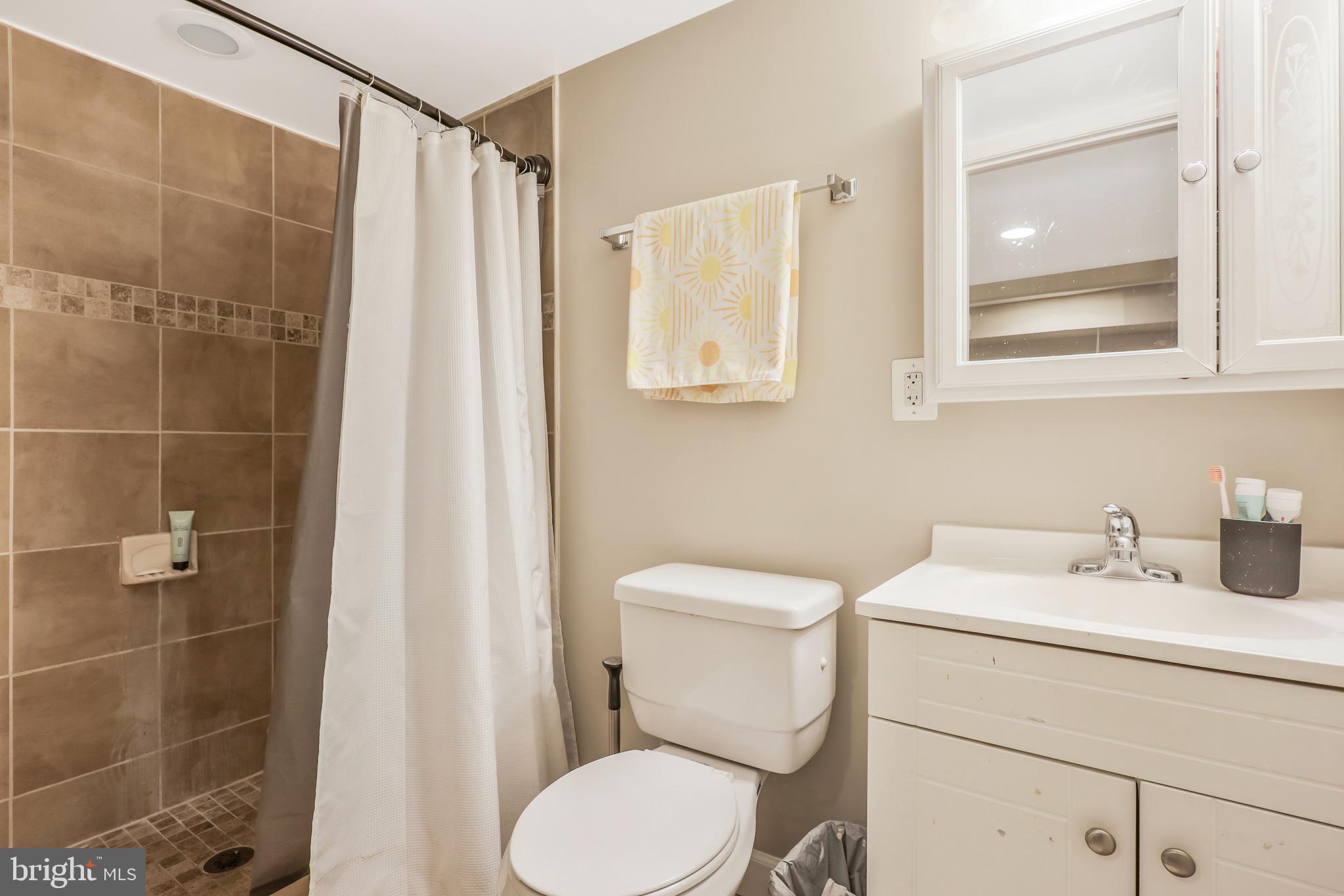 1628 Eckington Pl NE