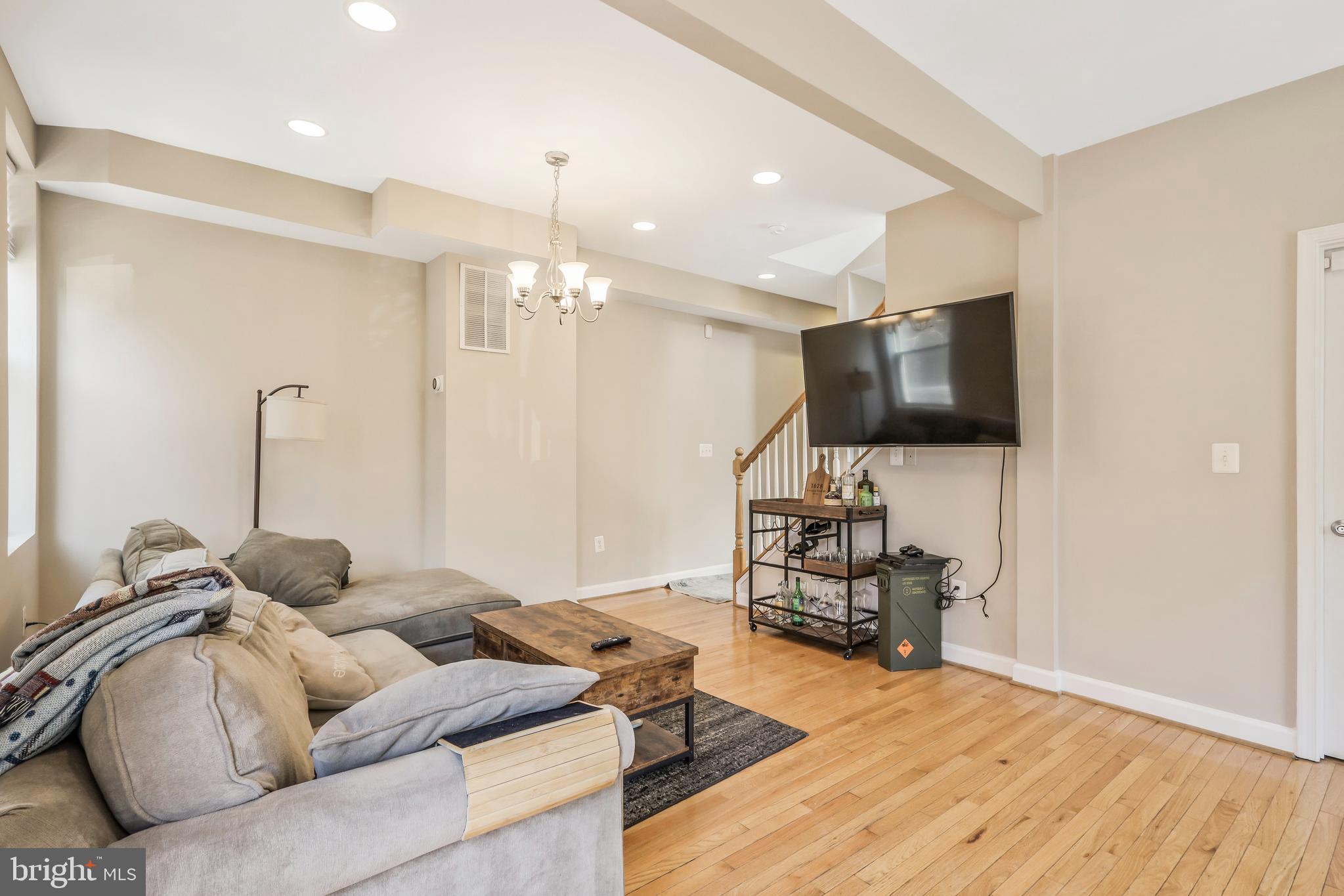 1628 Eckington Pl NE