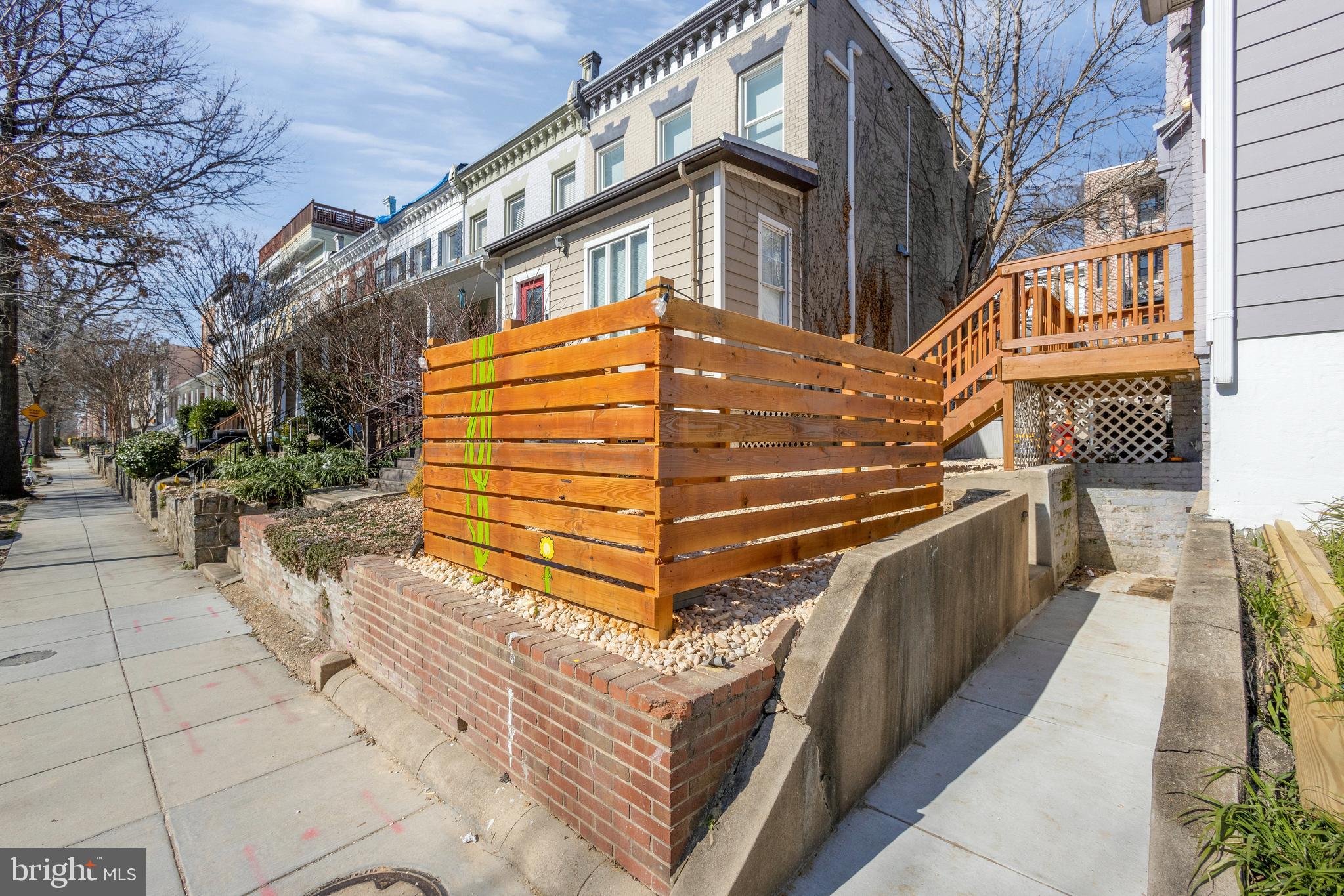 1628 Eckington Pl NE