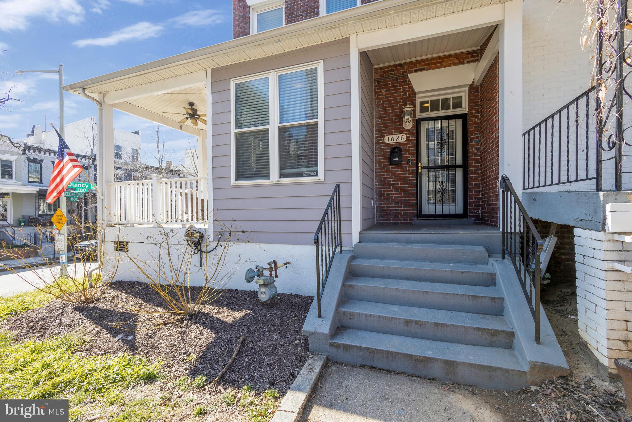 1628 Eckington Pl NE