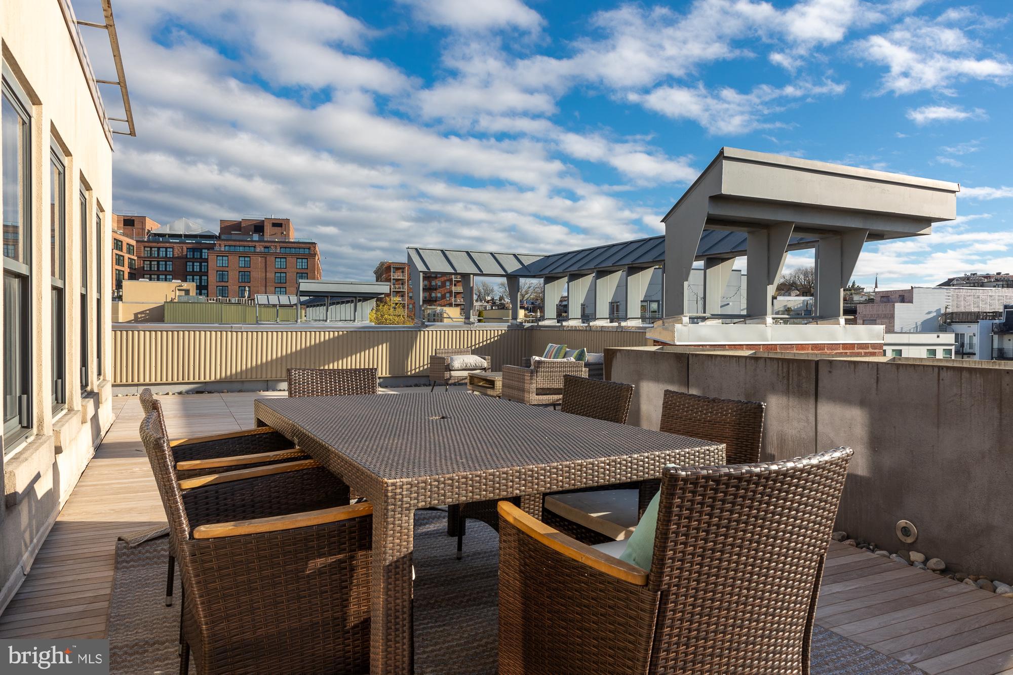 2328 Champlain St NW #416