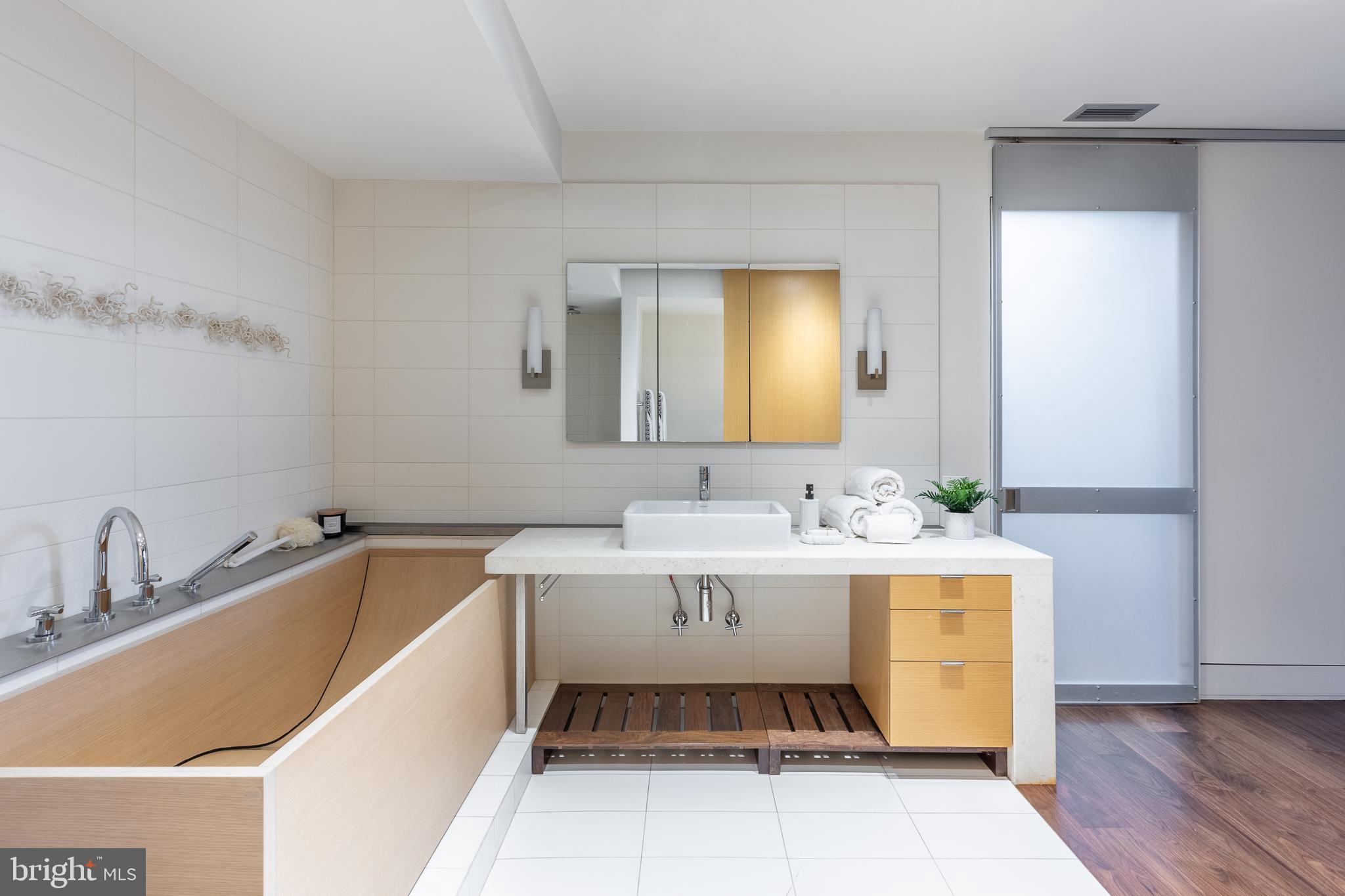 2328 Champlain St NW #416