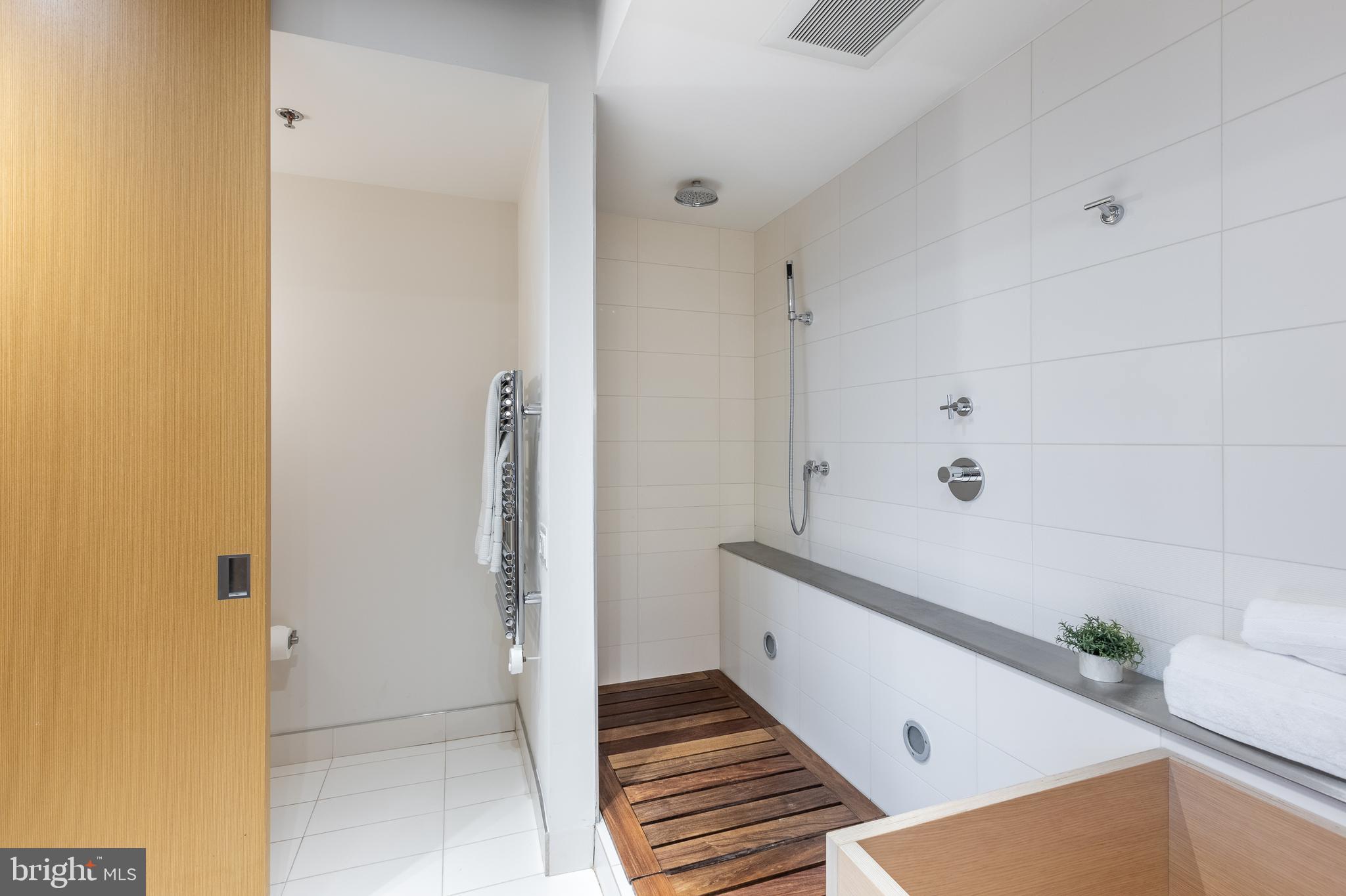 2328 Champlain St NW #416