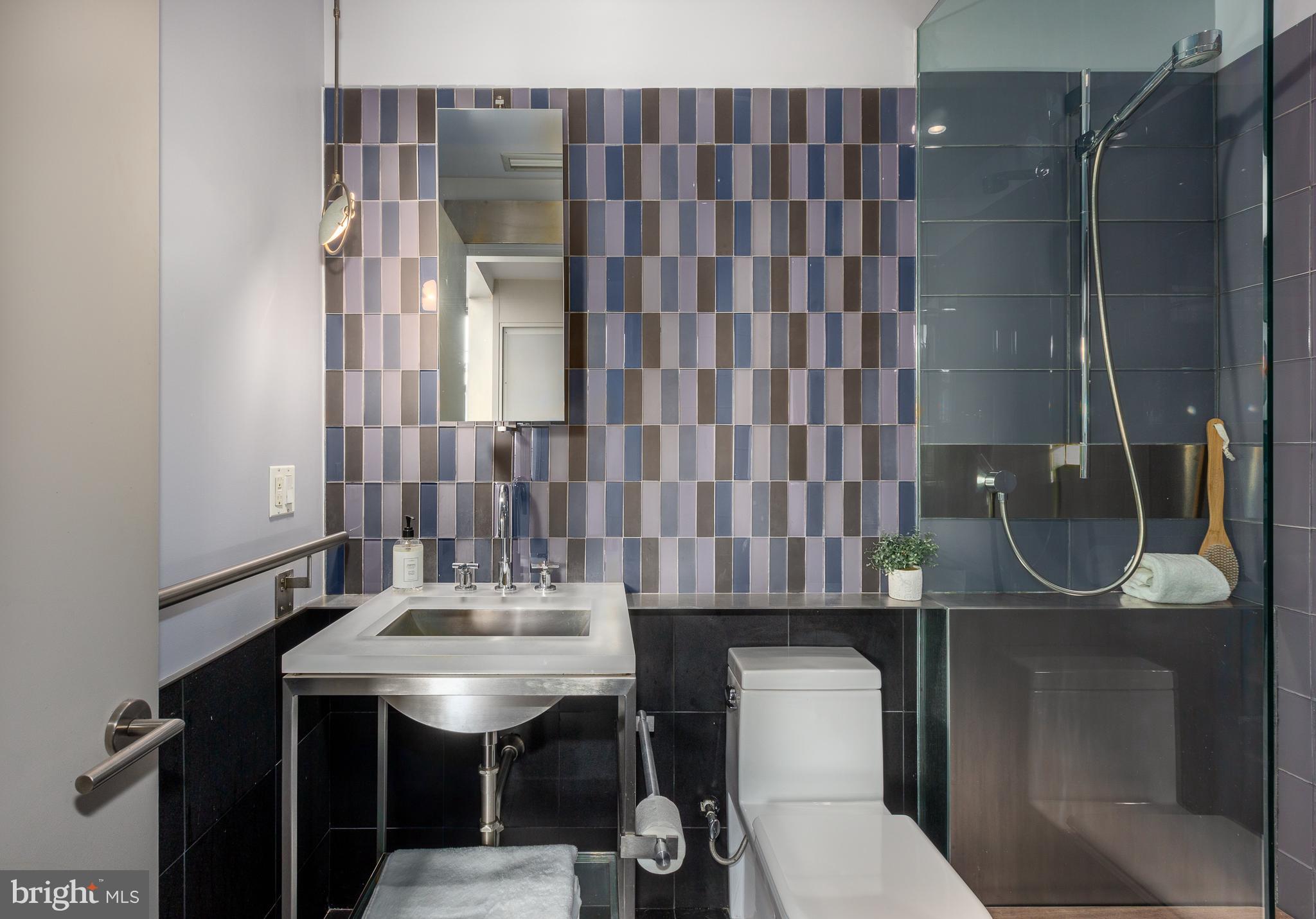 2328 Champlain St NW #416