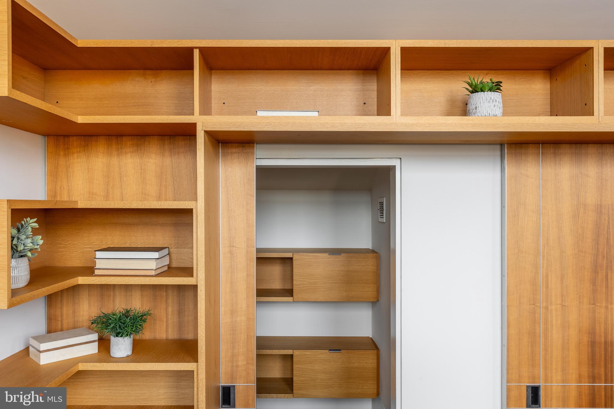 2328 Champlain St NW #416