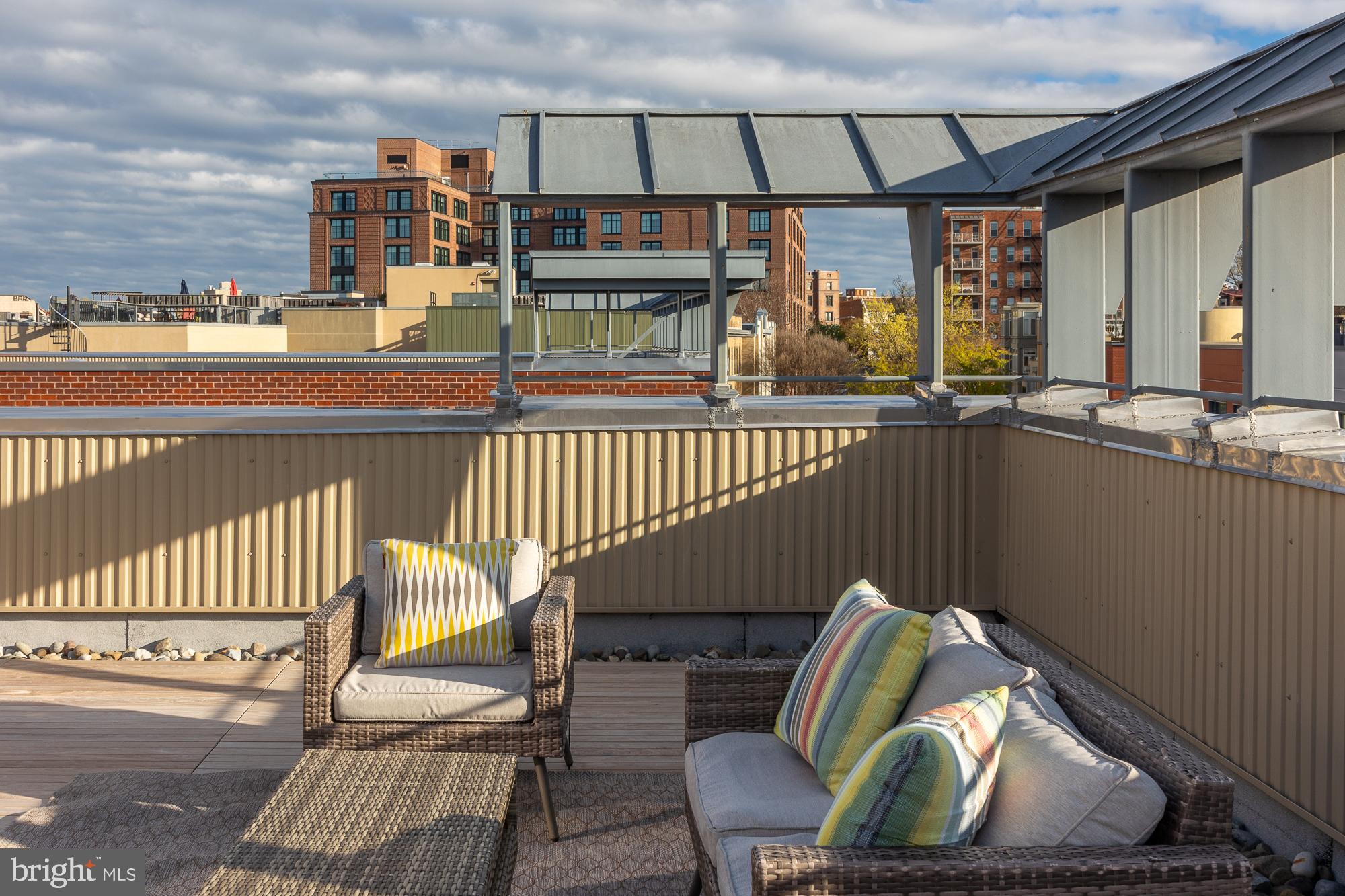 2328 Champlain St NW #416