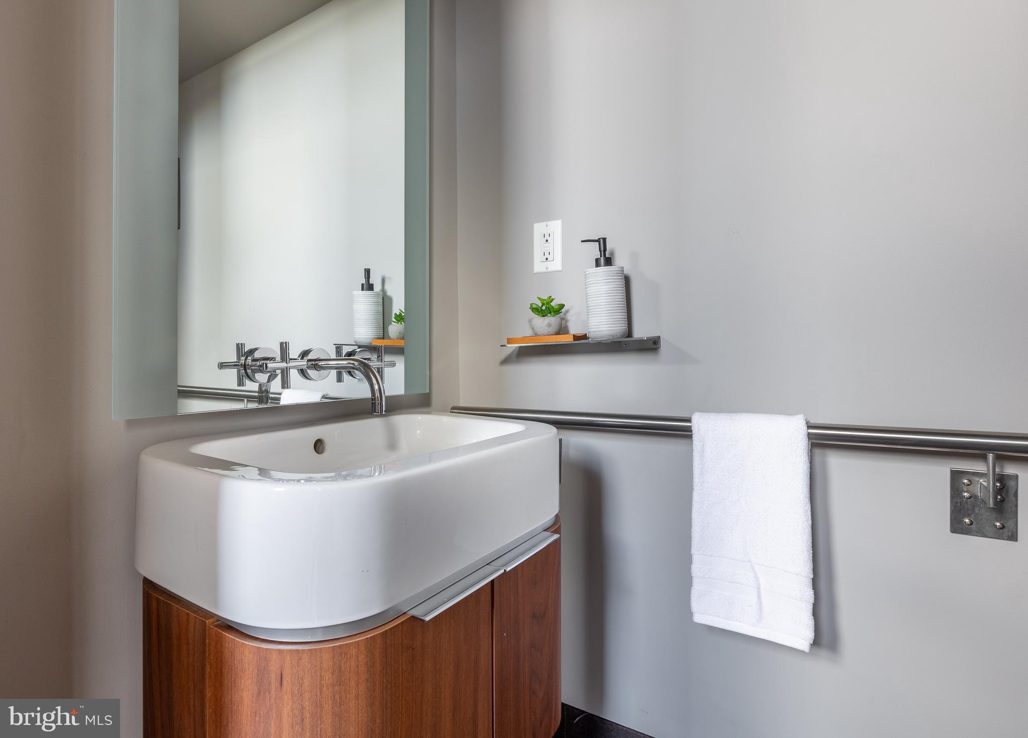 2328 Champlain St NW #416