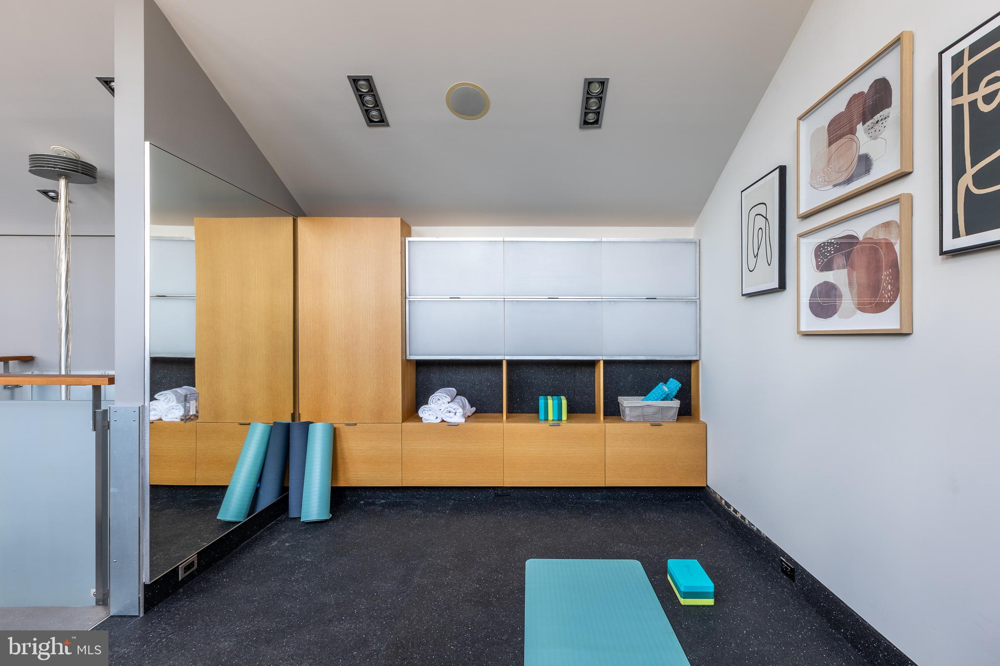 2328 Champlain St NW #416