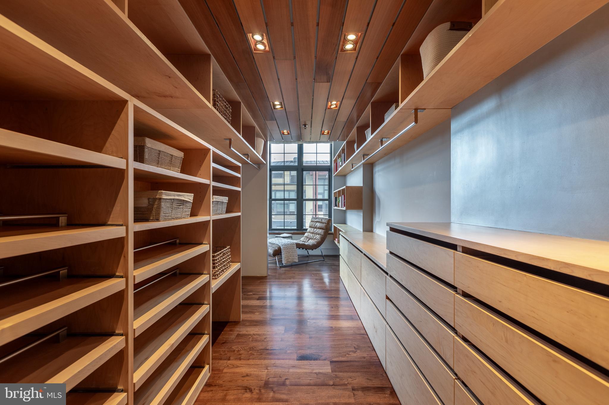 2328 Champlain St NW #416