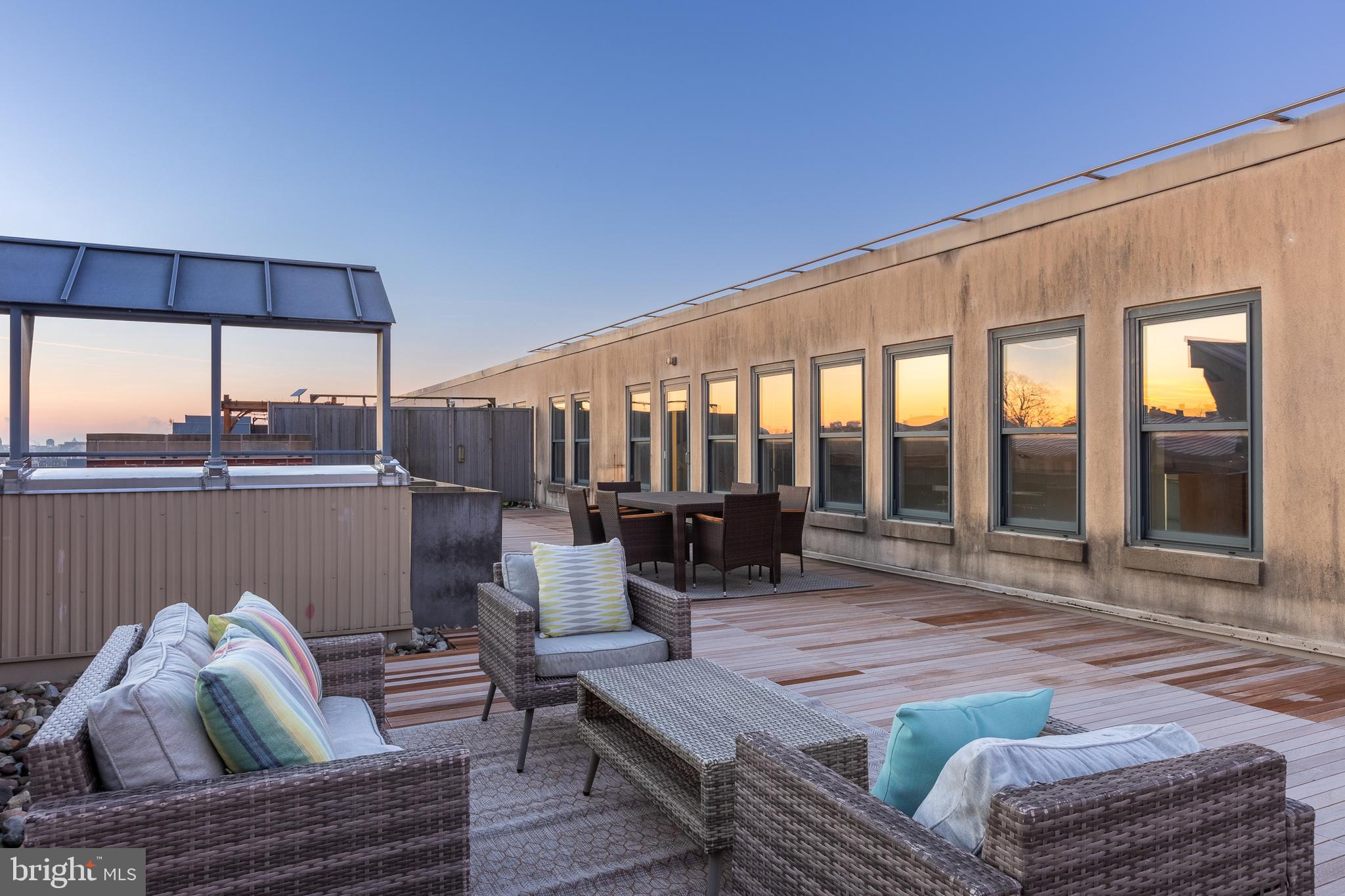 2328 Champlain St NW #416