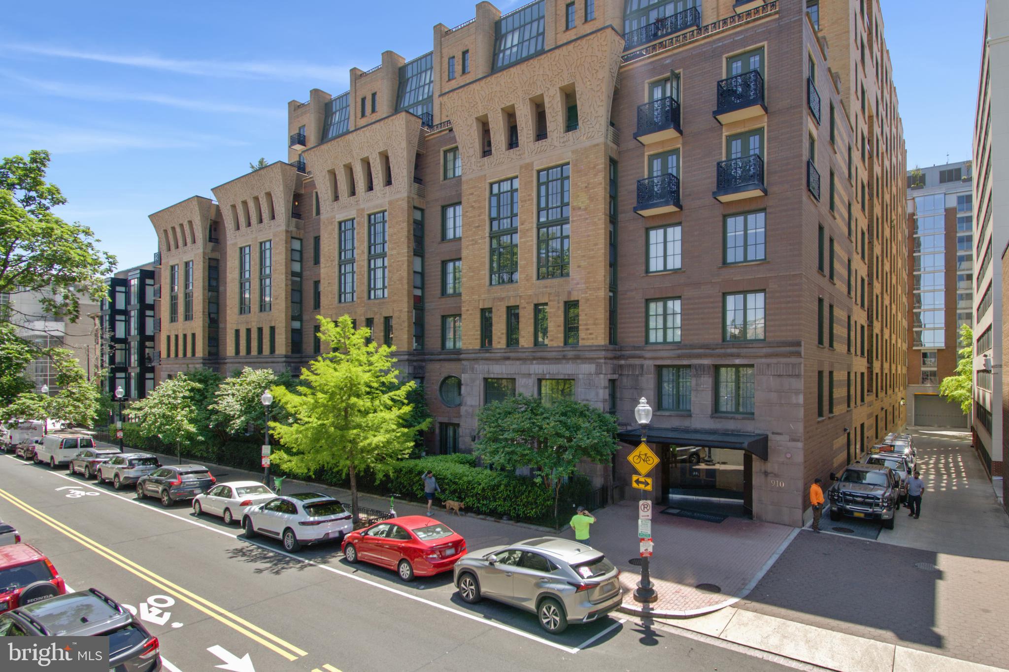 910 M St NW #1002