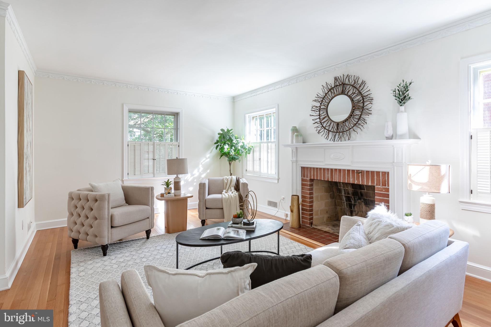 2833 Northampton St NW