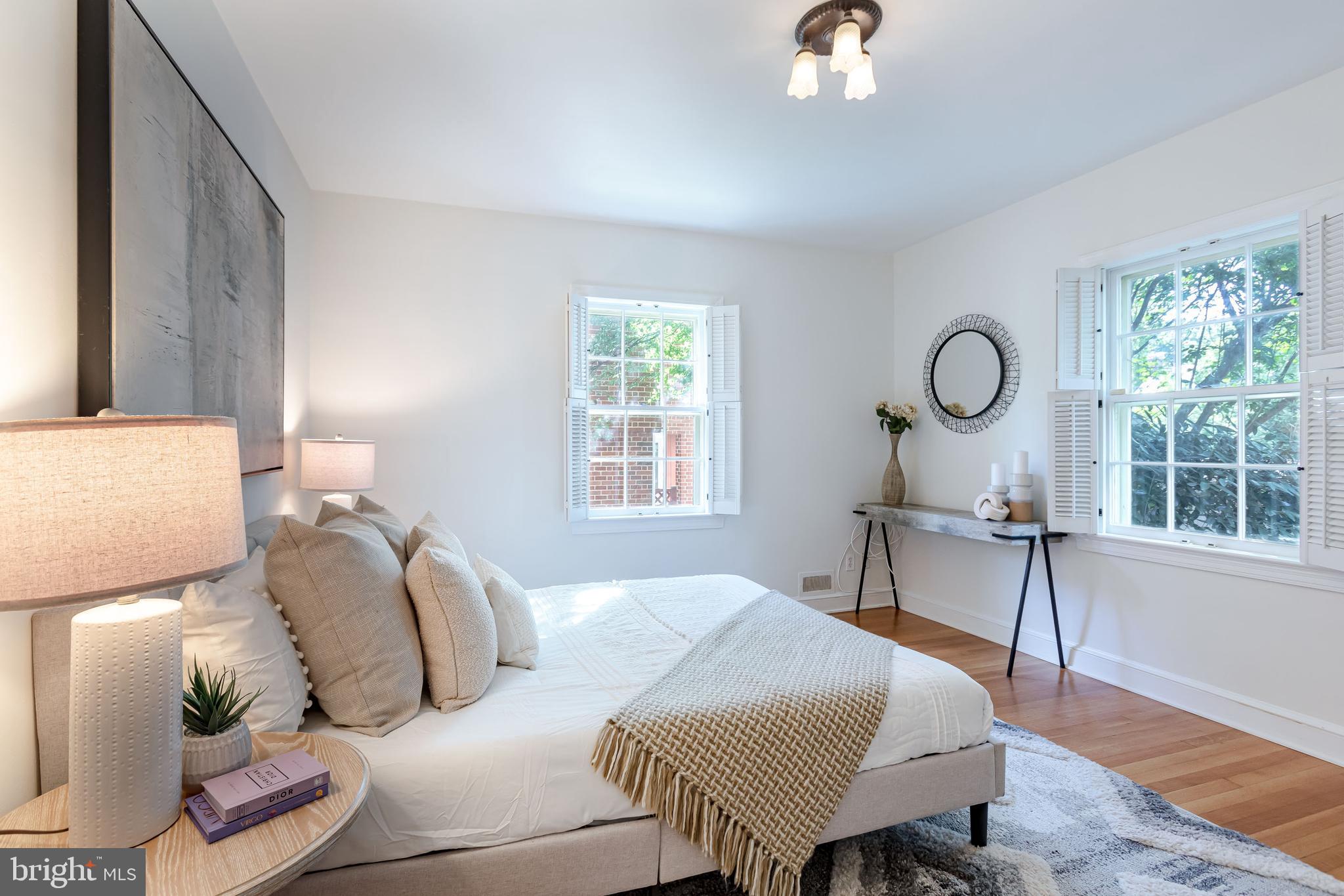 2833 Northampton St NW