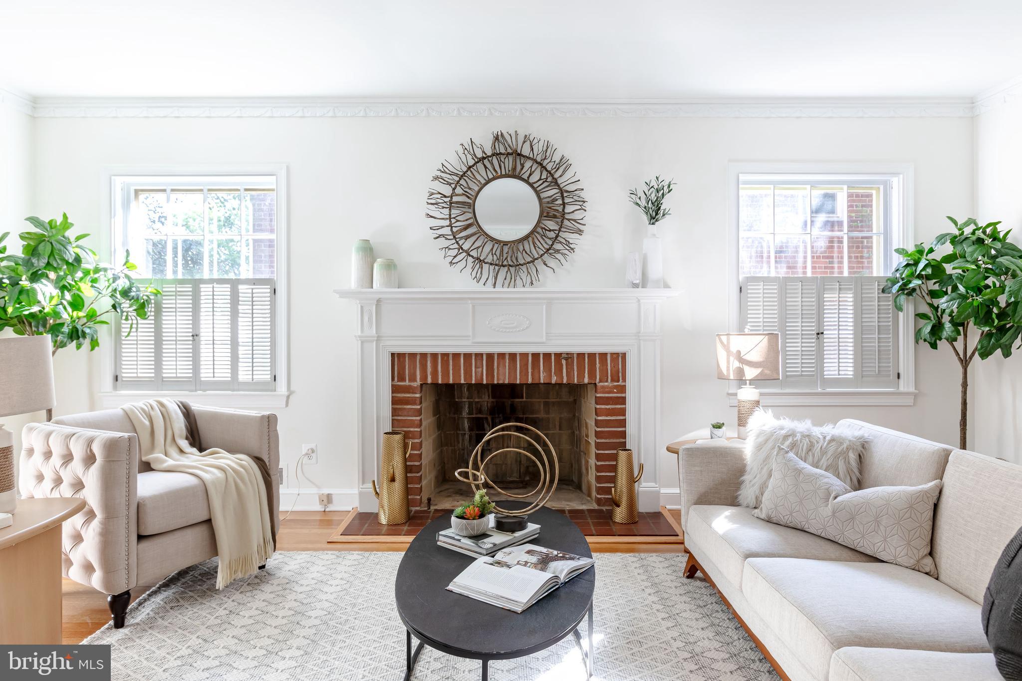 2833 Northampton St NW