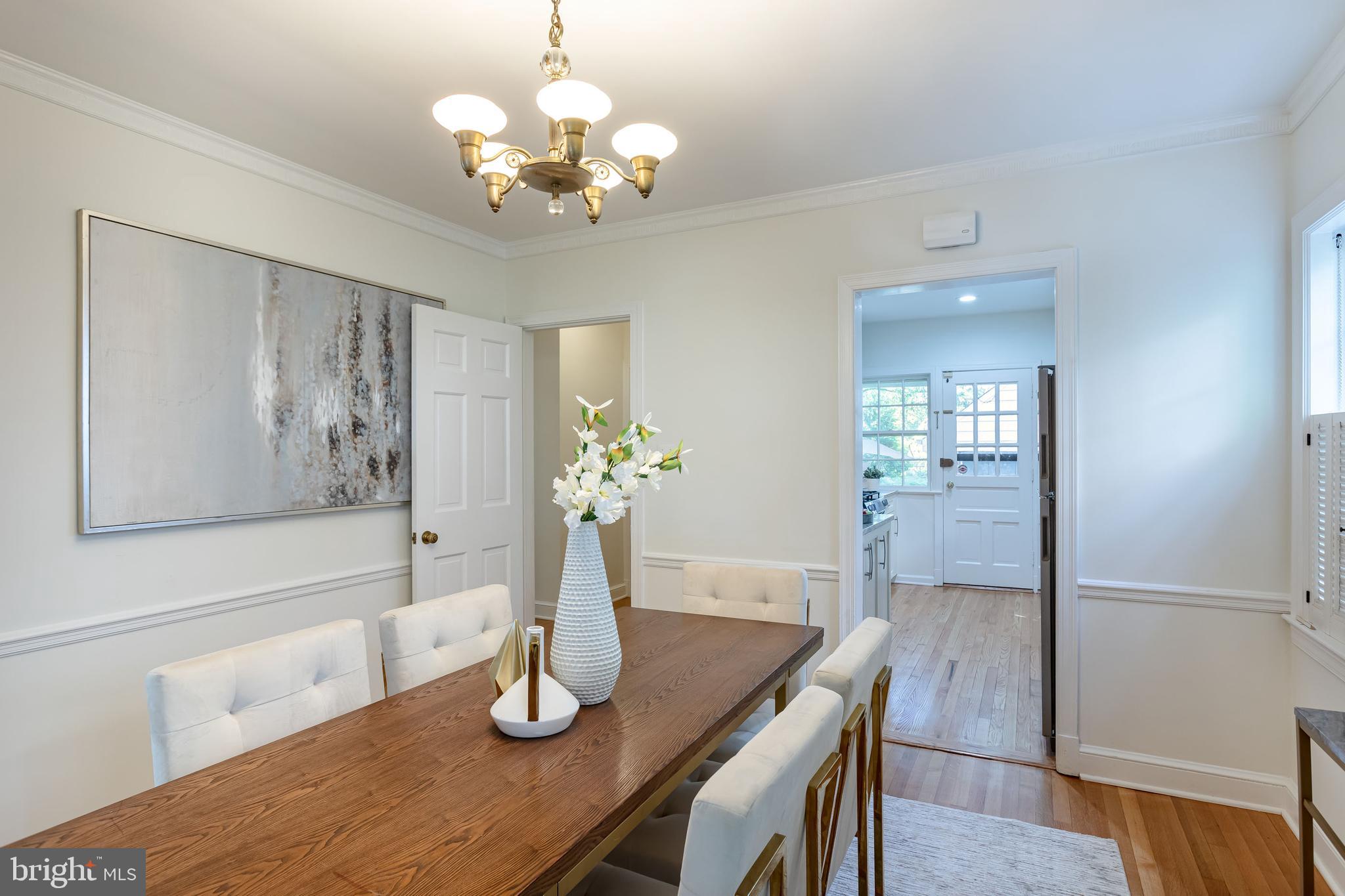 2833 Northampton St NW