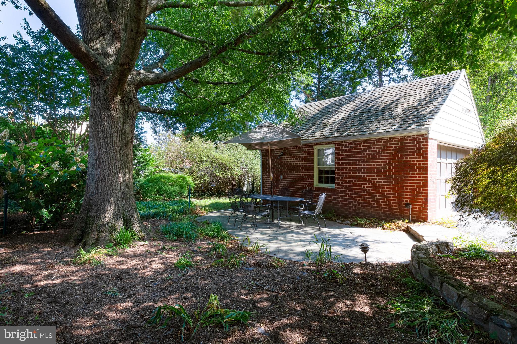 2833 Northampton St NW