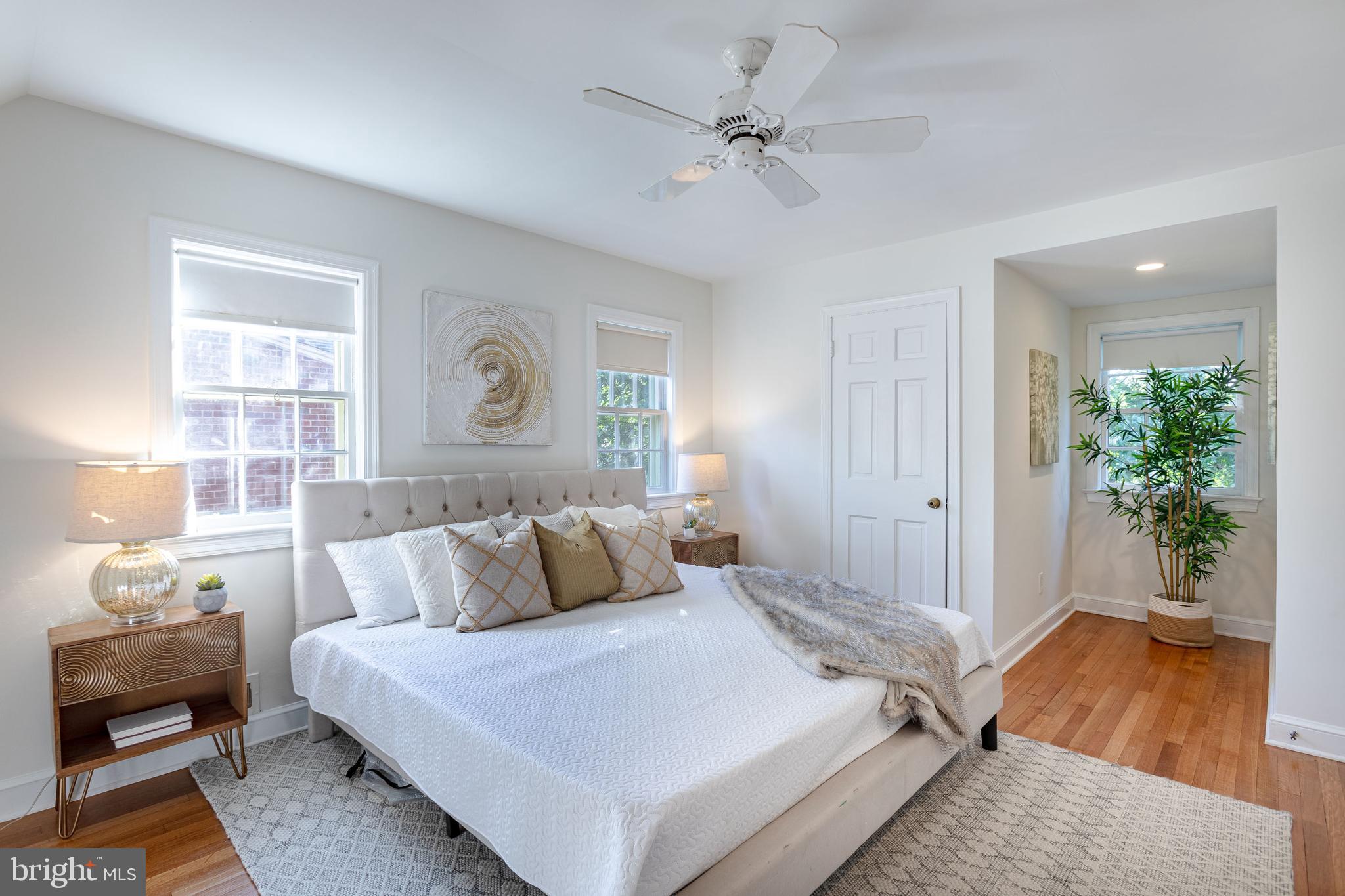 2833 Northampton St NW