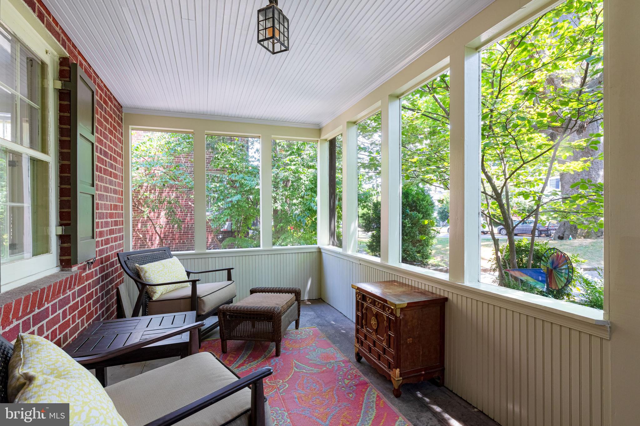 2833 Northampton St NW