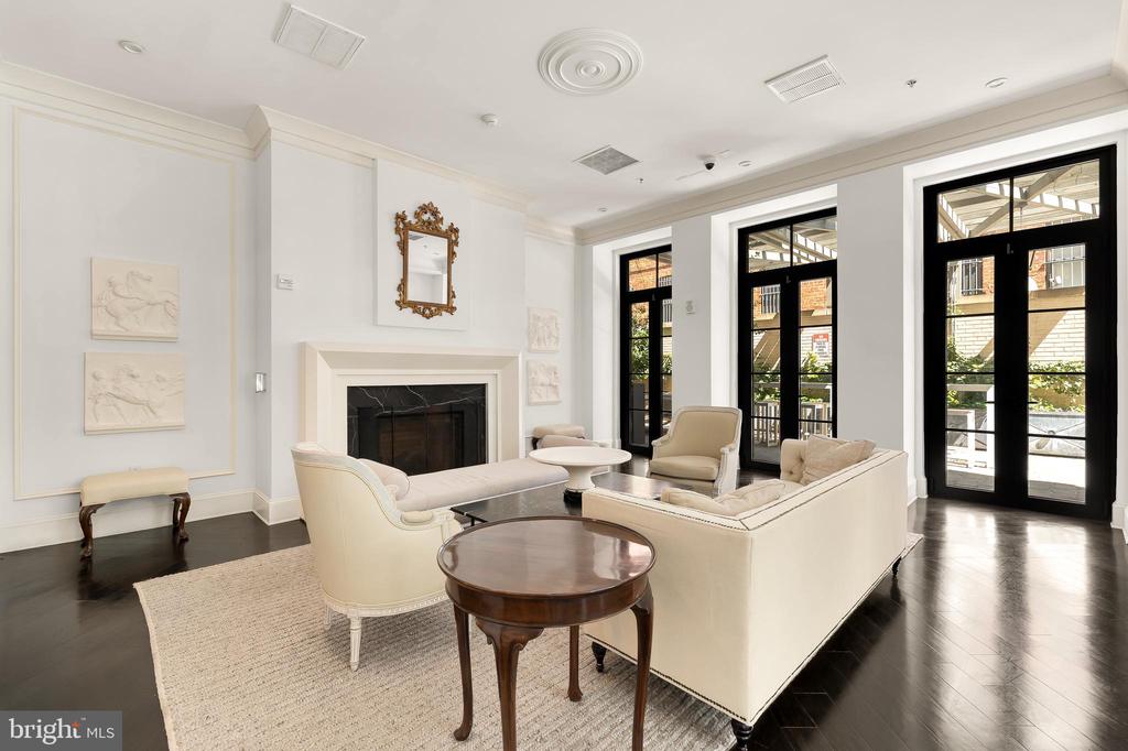 1011 M St NW #602