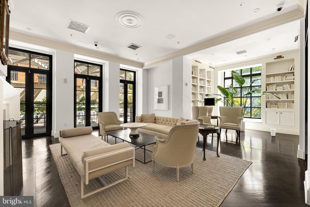 1011 M St NW #602
