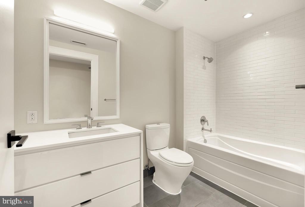 1011 M St NW #602