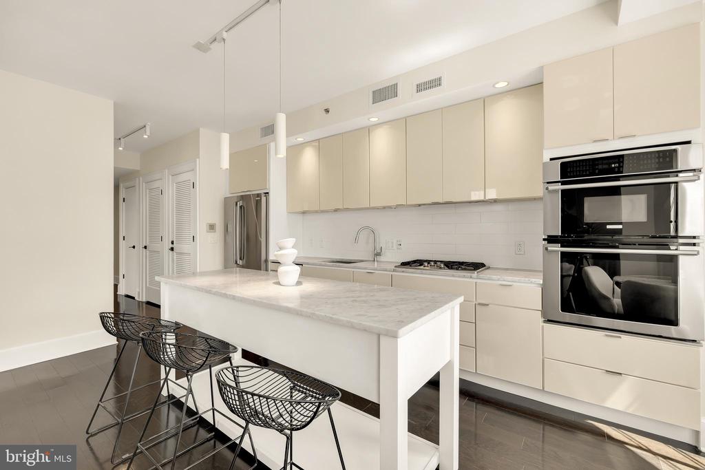 1011 M St NW #602