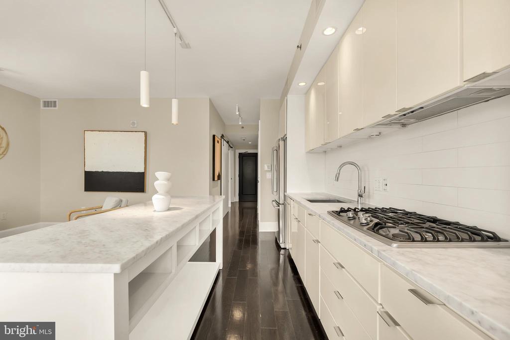 1011 M St NW #602