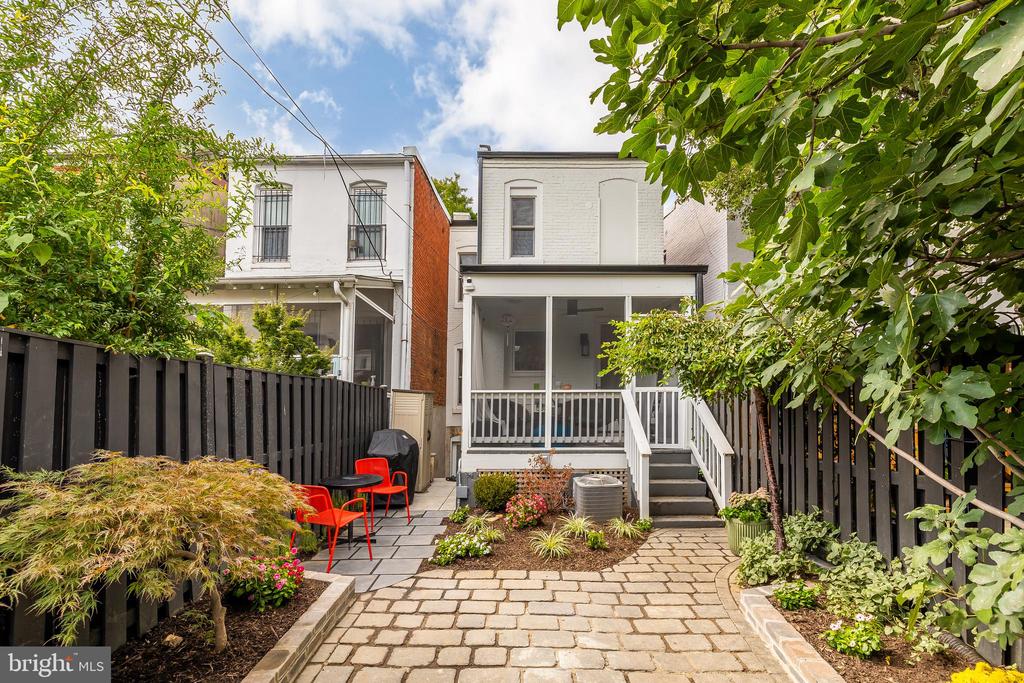 1617 Marion St NW