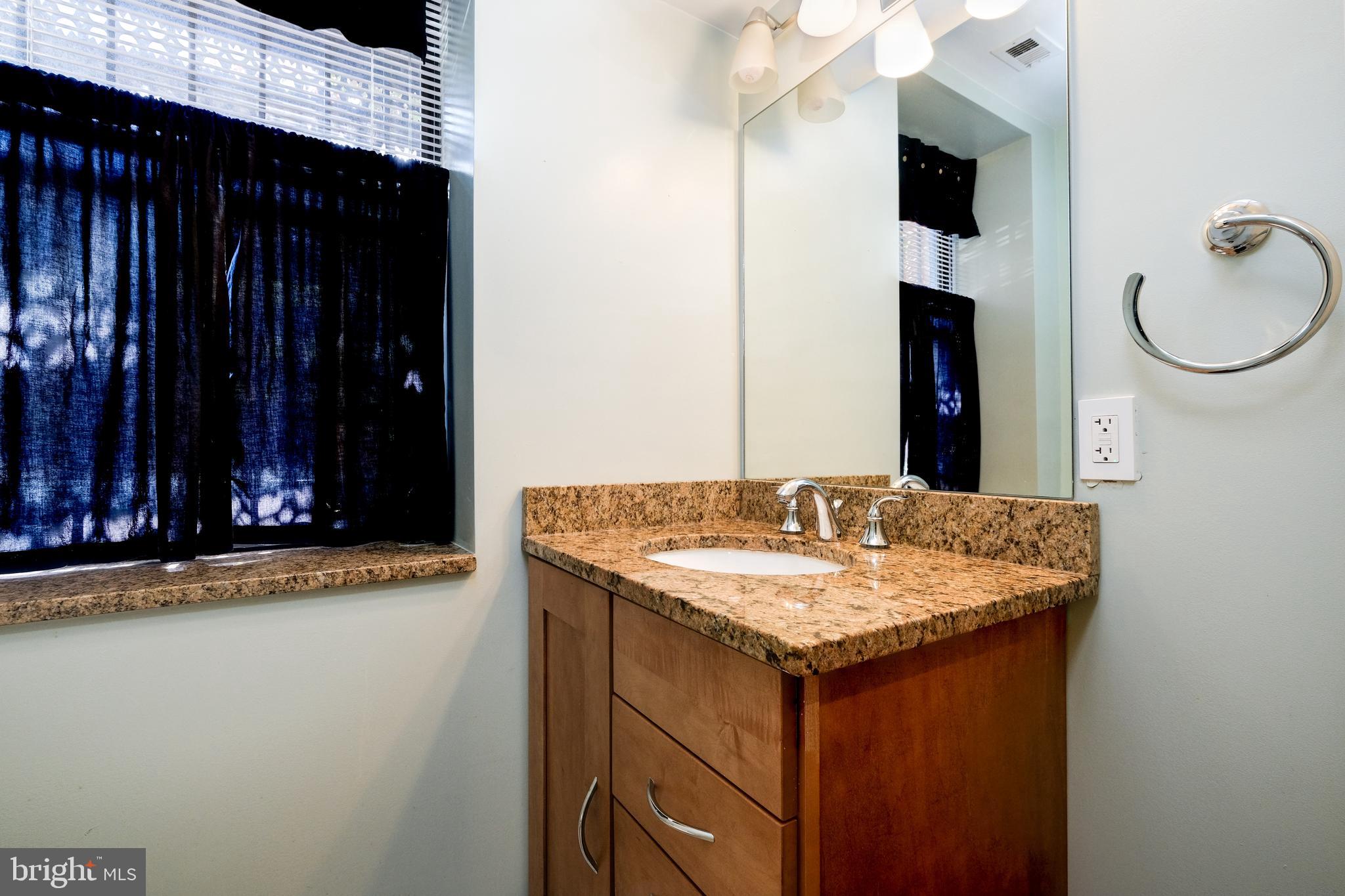 2105 O ST NW #LOWER UNIT