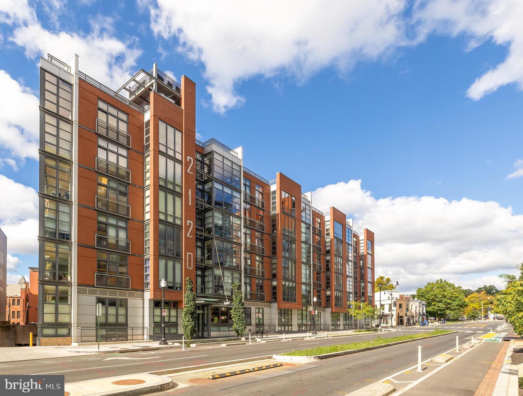 2120 Vermont Ave NW #422