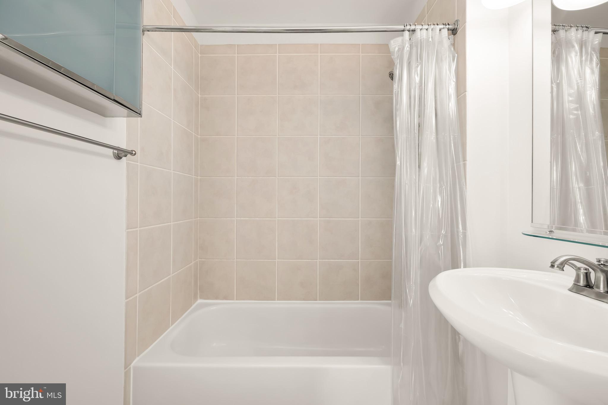 2120 Vermont Ave NW #422