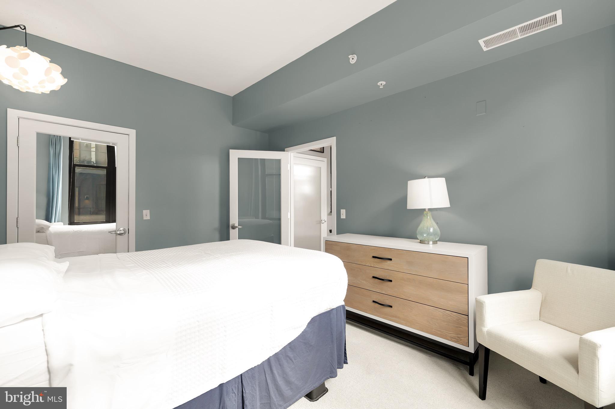 2120 Vermont Ave NW #422