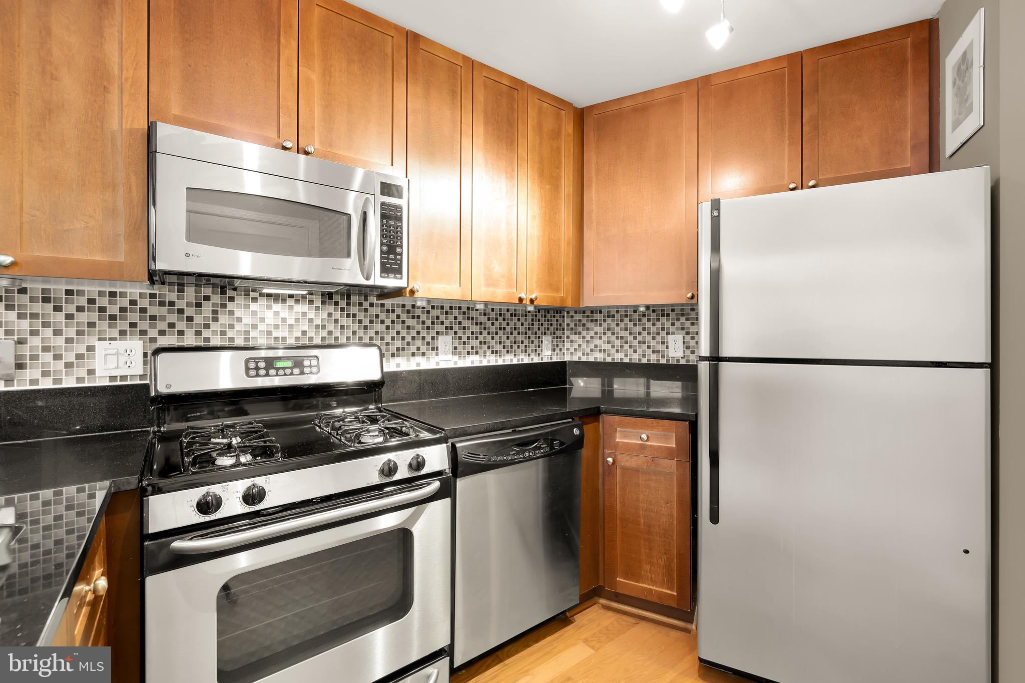 2120 Vermont Ave NW #422