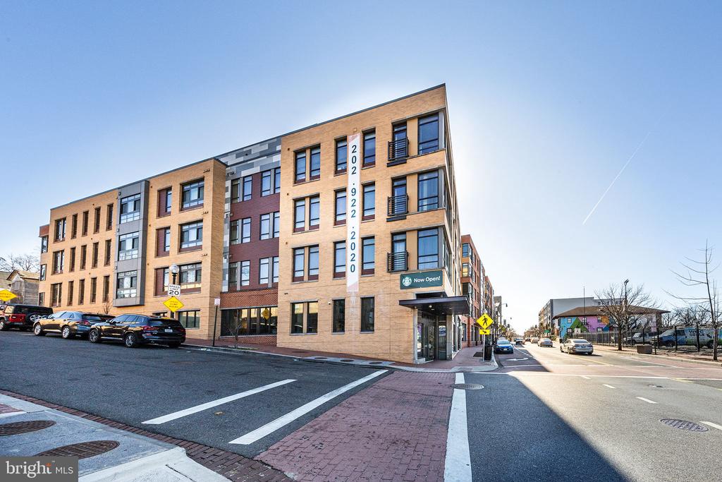 2321 Chester St SE