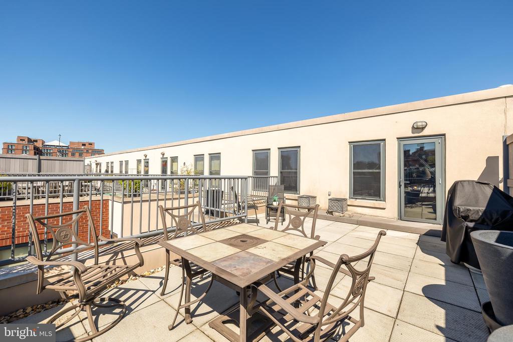 2328 Champlain St NW #406