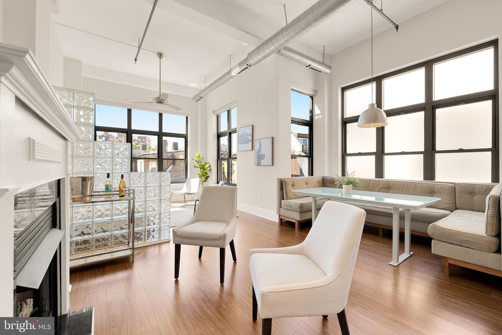 2328 Champlain St NW #406