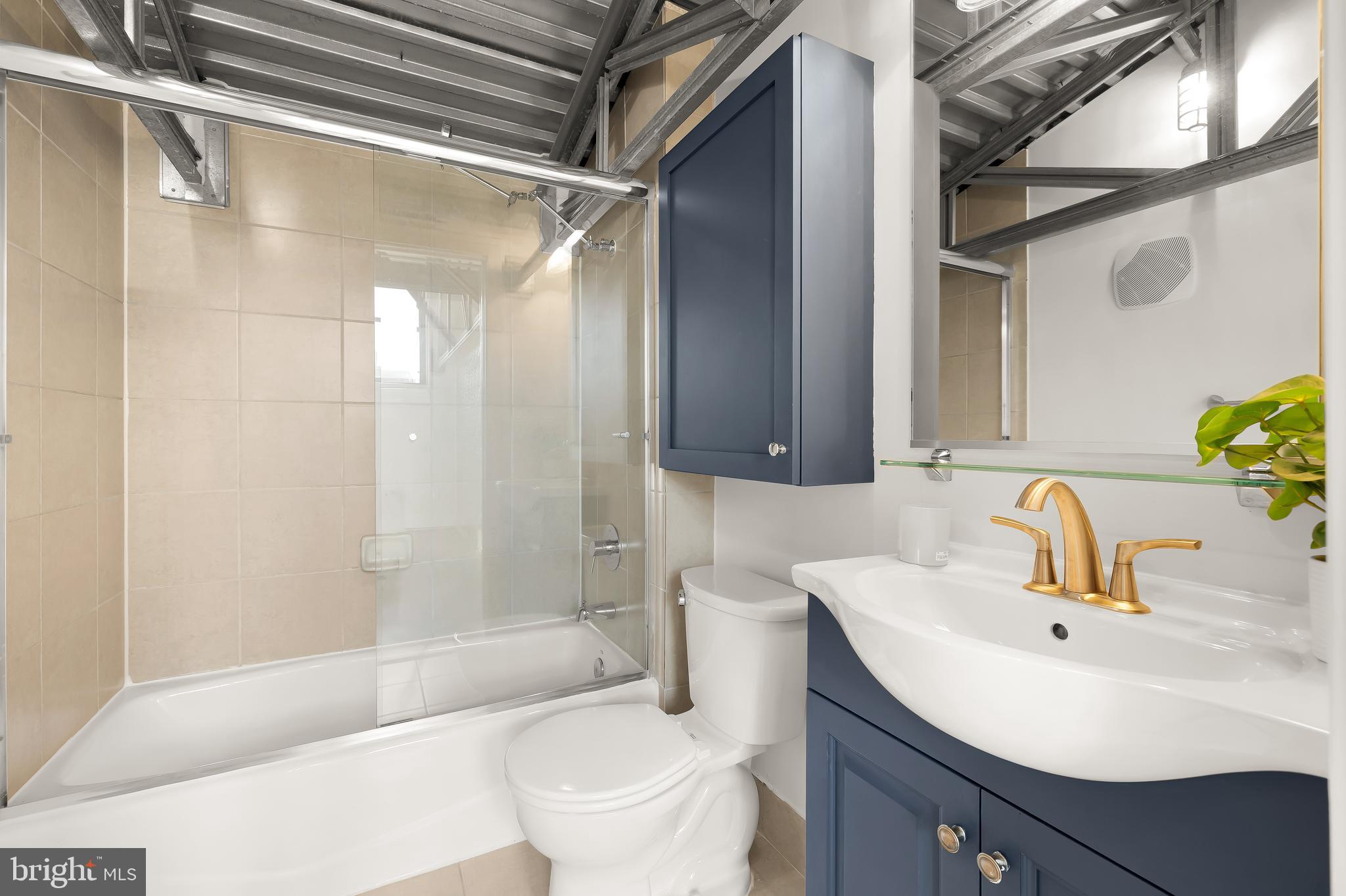 2328 Champlain St NW #406