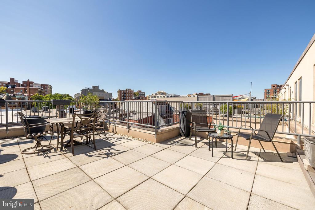 2328 Champlain St NW #406