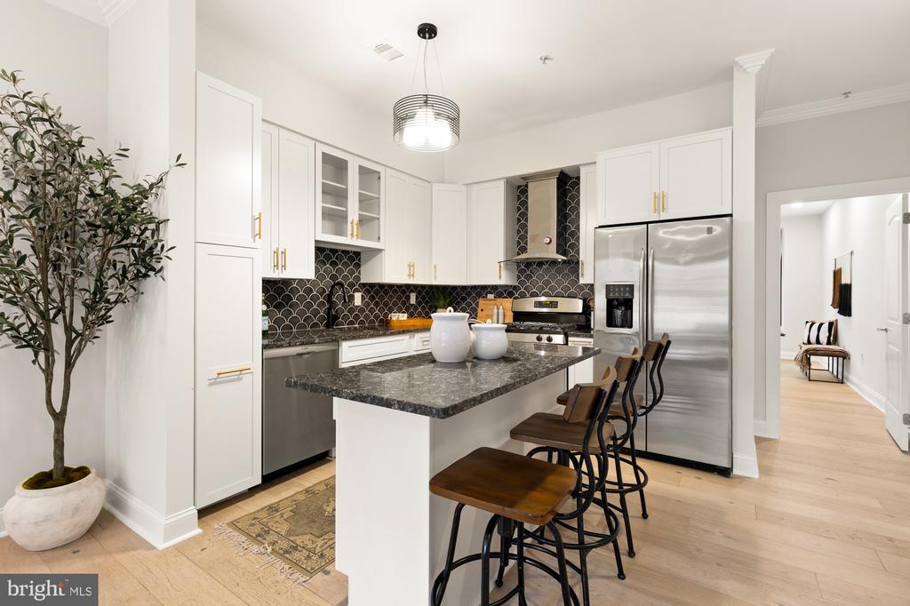 1464 Harvard St NW #3