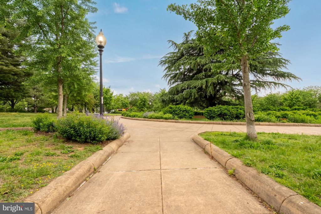 16 Grant Cir NW #2