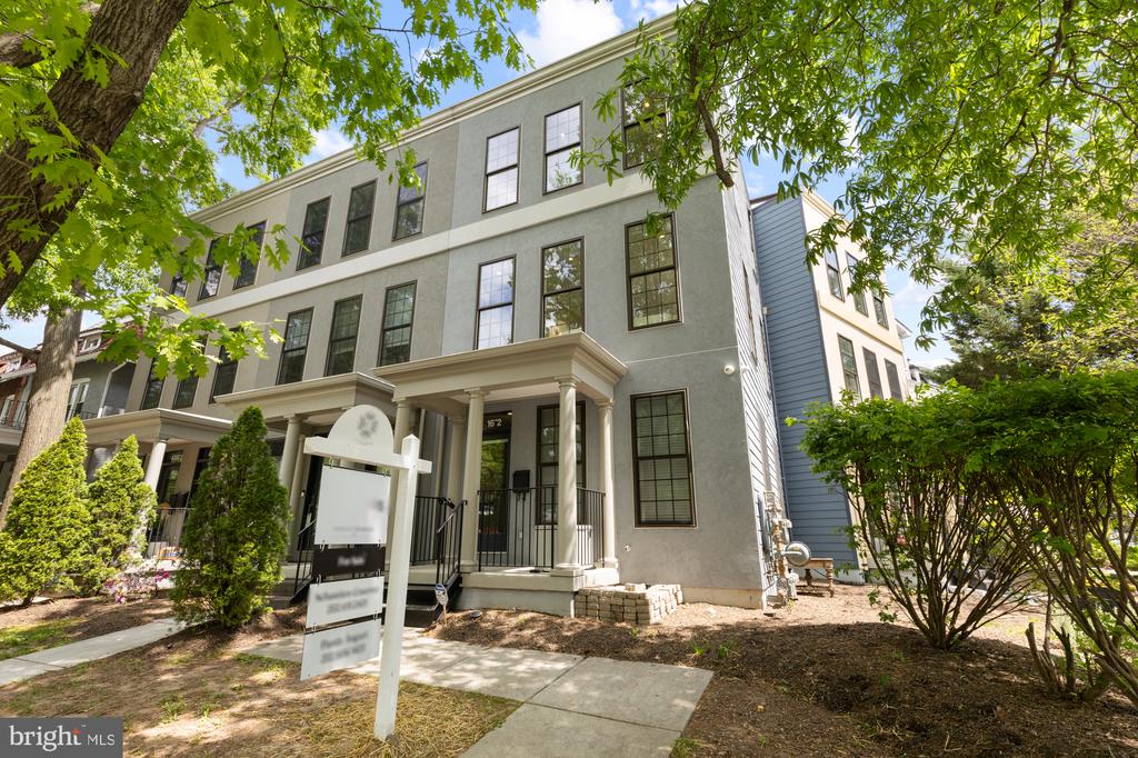 16 Grant Cir NW #2