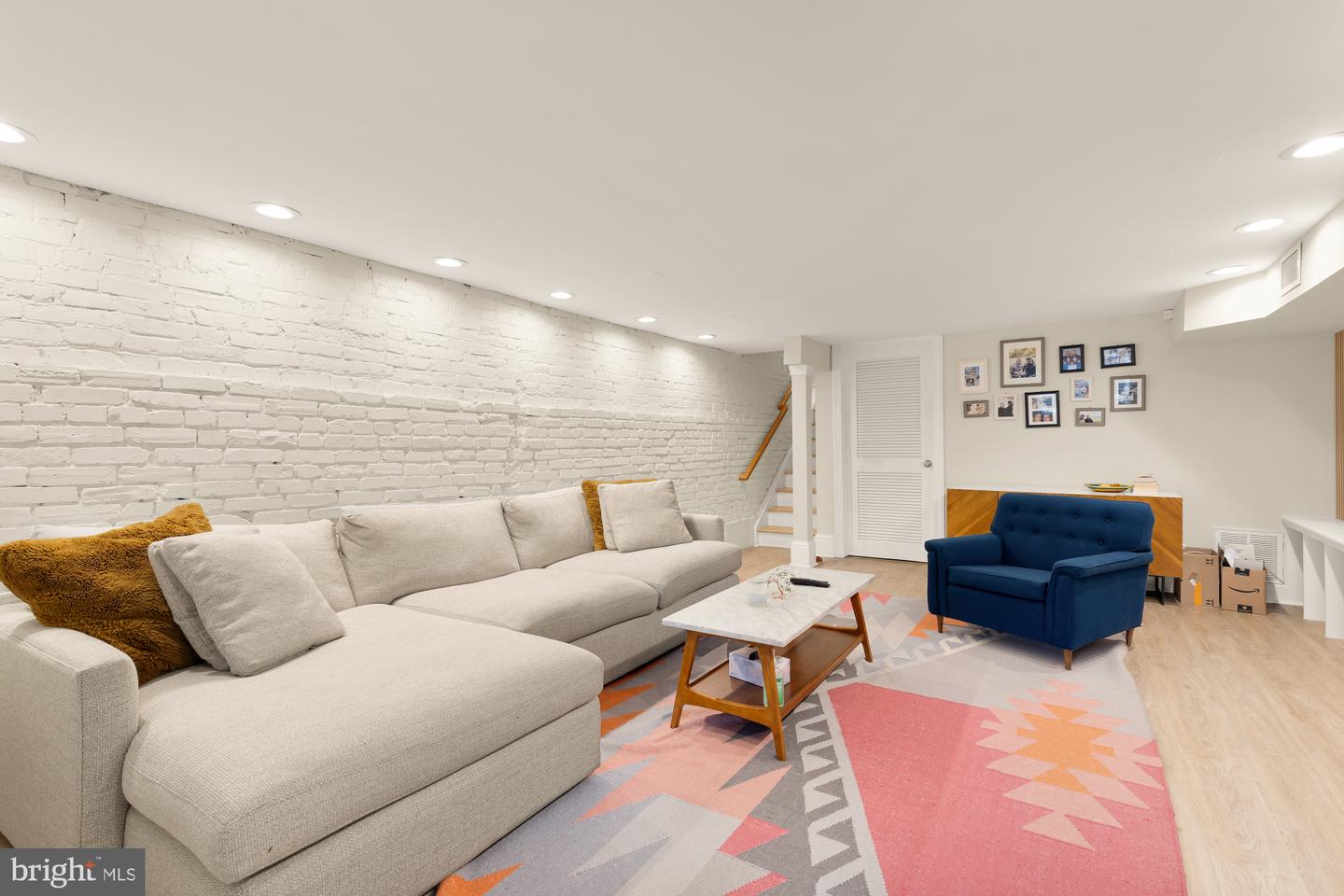 2221 13th St NW