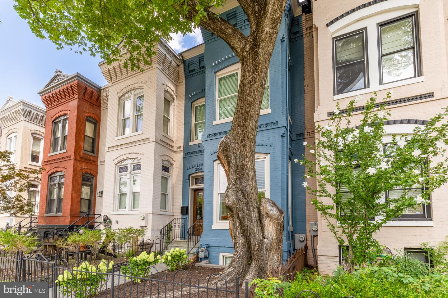 2221 13th St NW