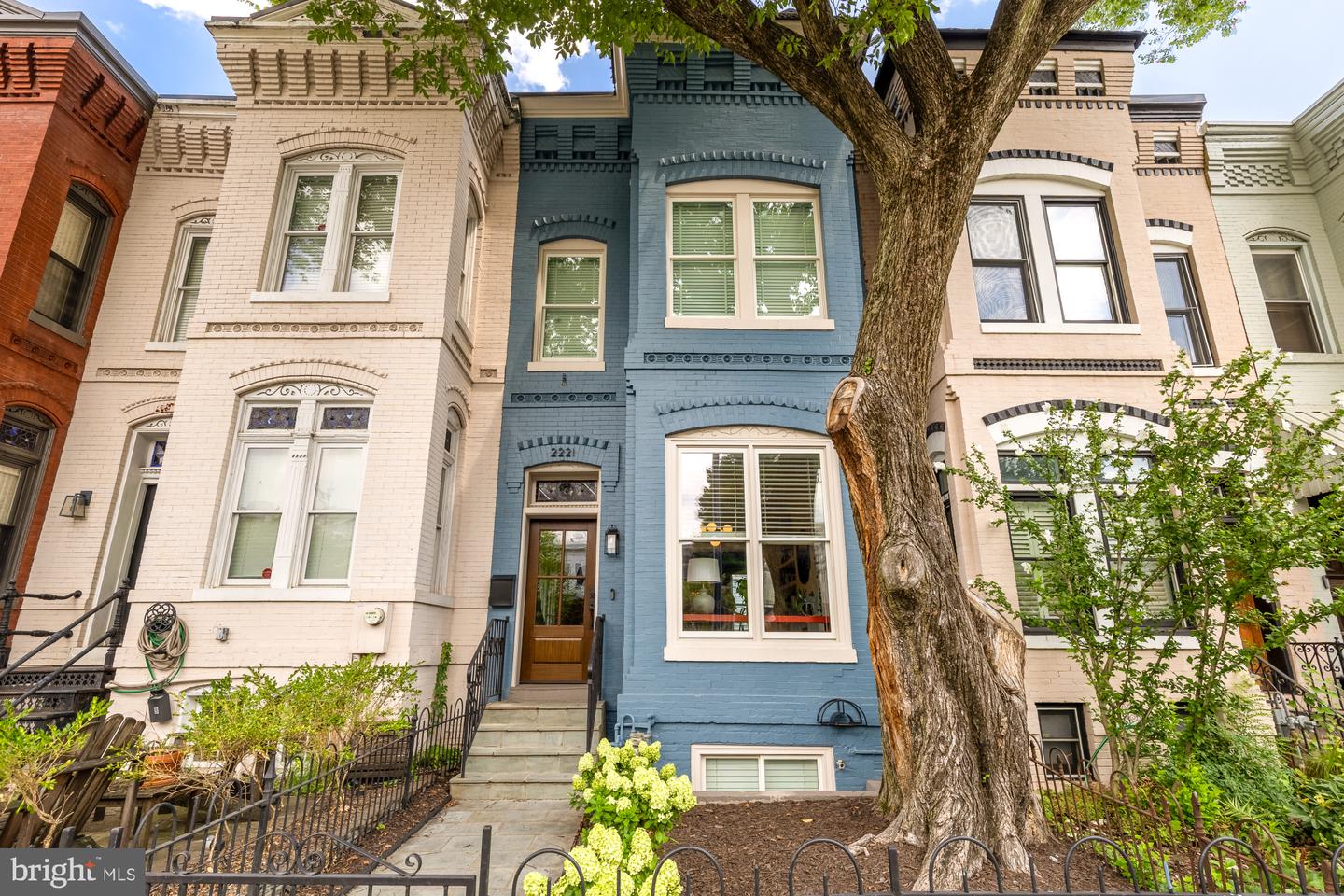 2221 13th St NW